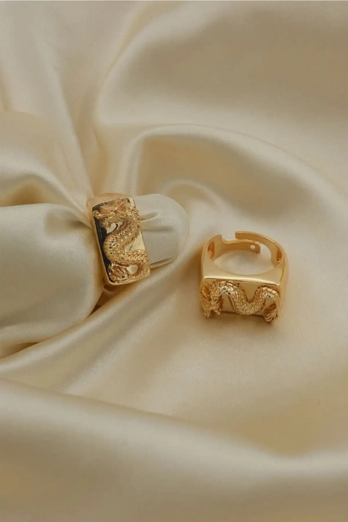AURRARİ Kadın Gold Ejderha Yüzük: Şıklık ve Zarafetin Modern Buluşması