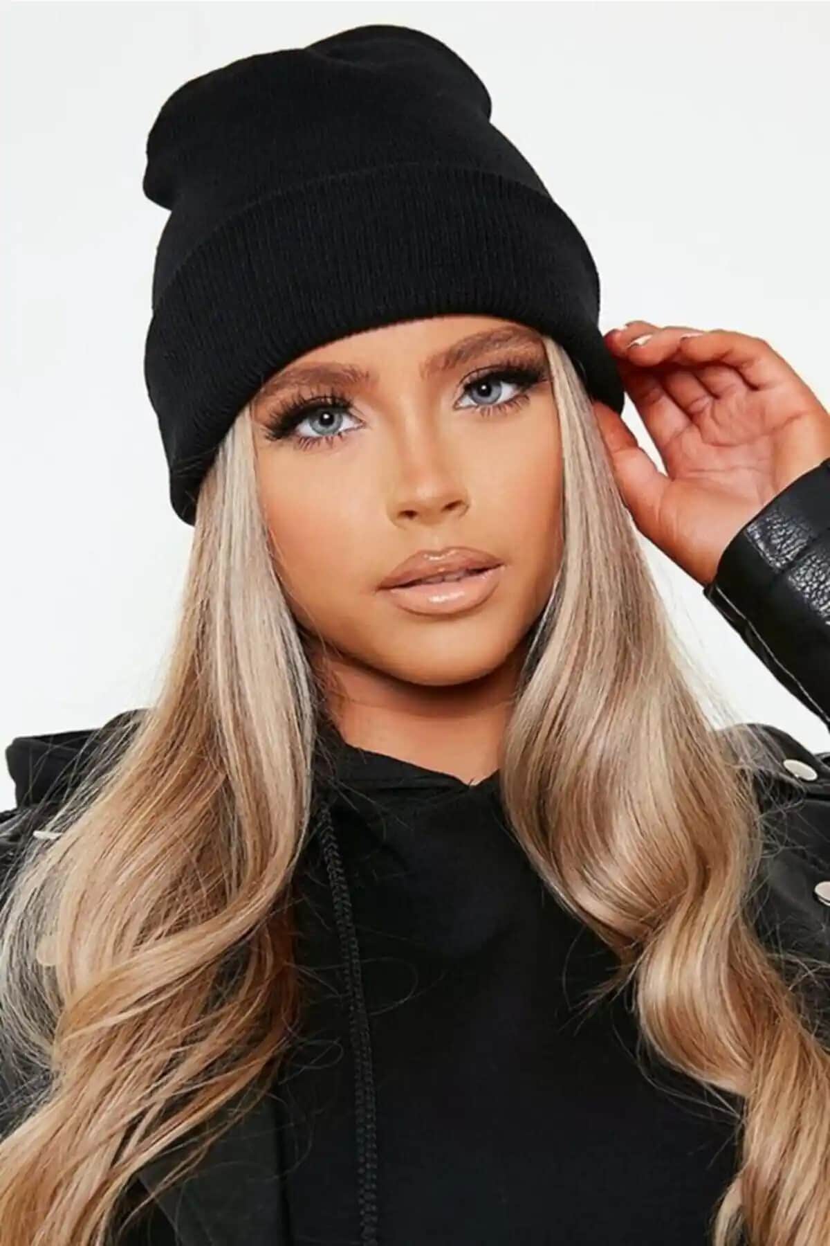 Axesoire 12835 Siyah Bere: Şık ve Konforlu Kış Aksesuarı Tasarımı ve Özellikleri