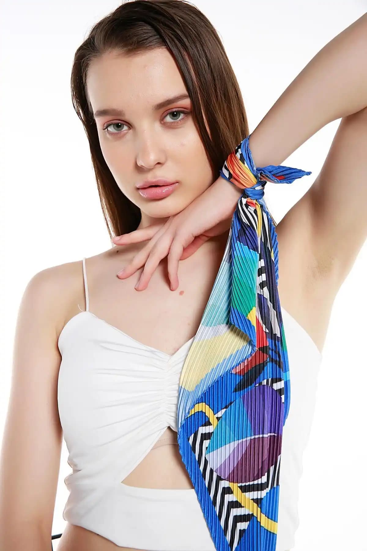 Axesoire 13741-1 Çok Renkli Pliseli Bandana Fular Şık ve Çok Yönlü Moda Aksesuarı