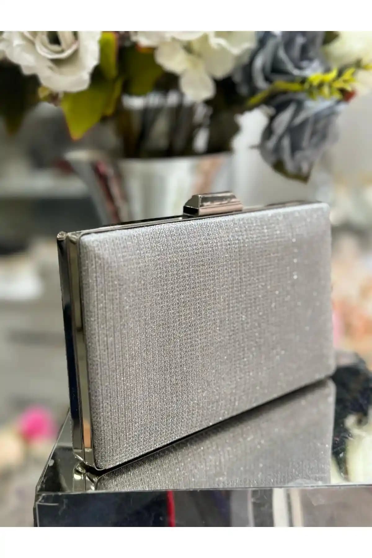 Blacktavern Abiye Çanta B101 Gümüş: Şık ve Zarif Gece ve Davet Çantası