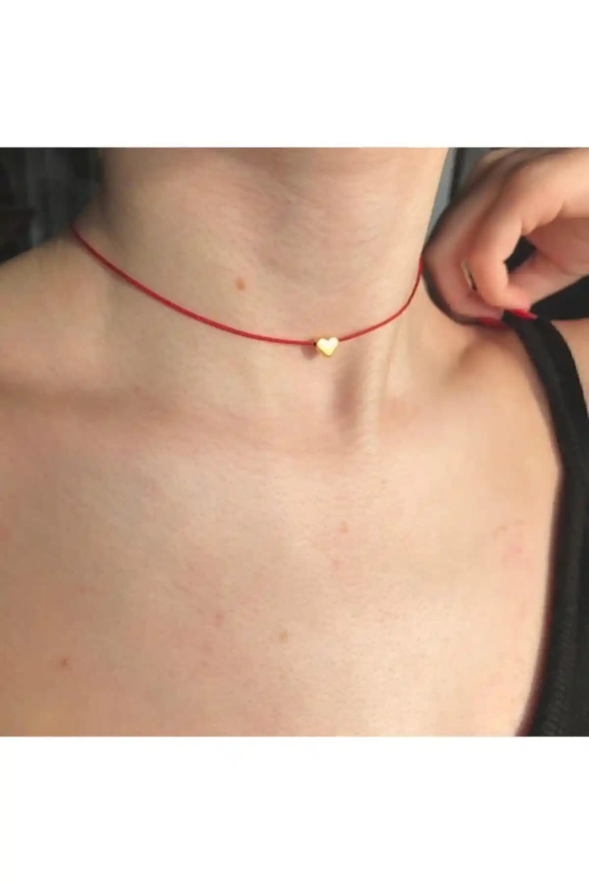 Buse Takı Kalpli İp Kolye: Zarif ve Anlamlı Tasarımla Günlük ve Özel Anlar İçin