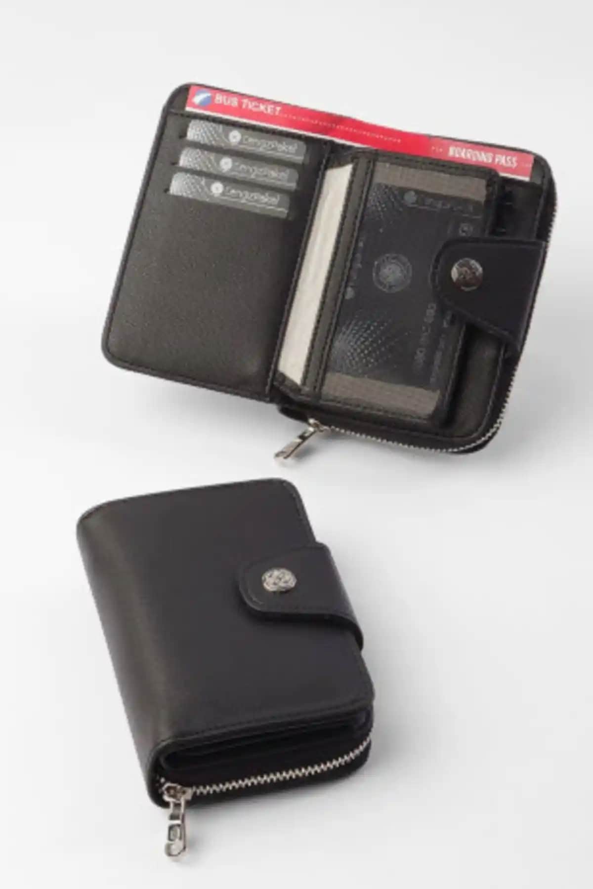 Cengiz Pakel Siyah Kadın Küçük Boy Cüzdanı Şıklık ve İşlevselliğin Birleşimi