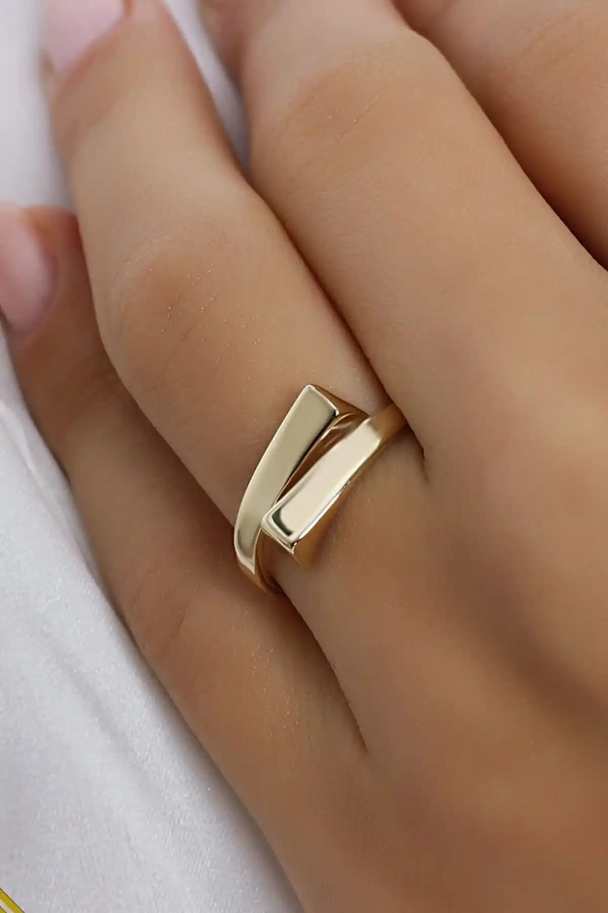 Çgk Çiğdem Gürel Kuyumculuk Altın Yüzükleri Günlük ve Özel Kullanım İçin Uygun