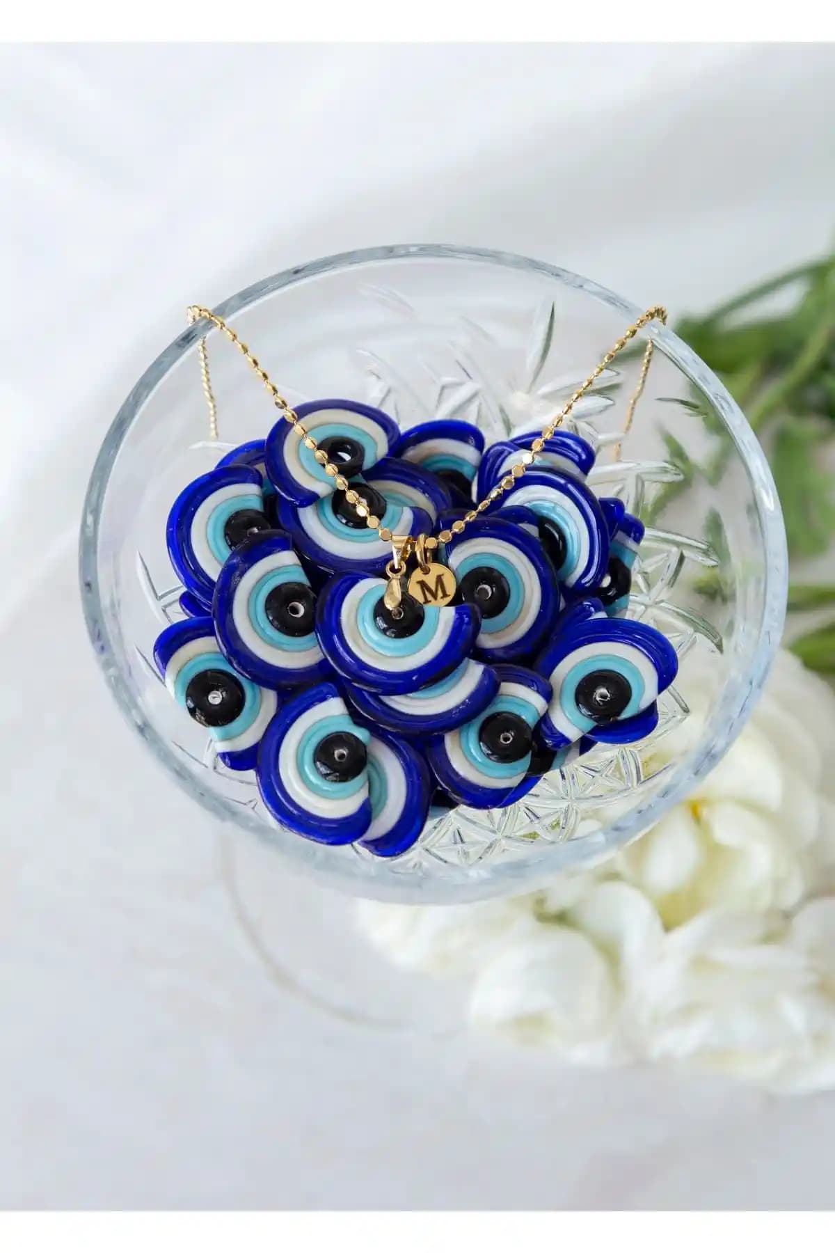 CHARMLUCKY Murano Nazar Kolyesi: Şıklık ve Koruma Sunan Zarif Takı Seçeneği