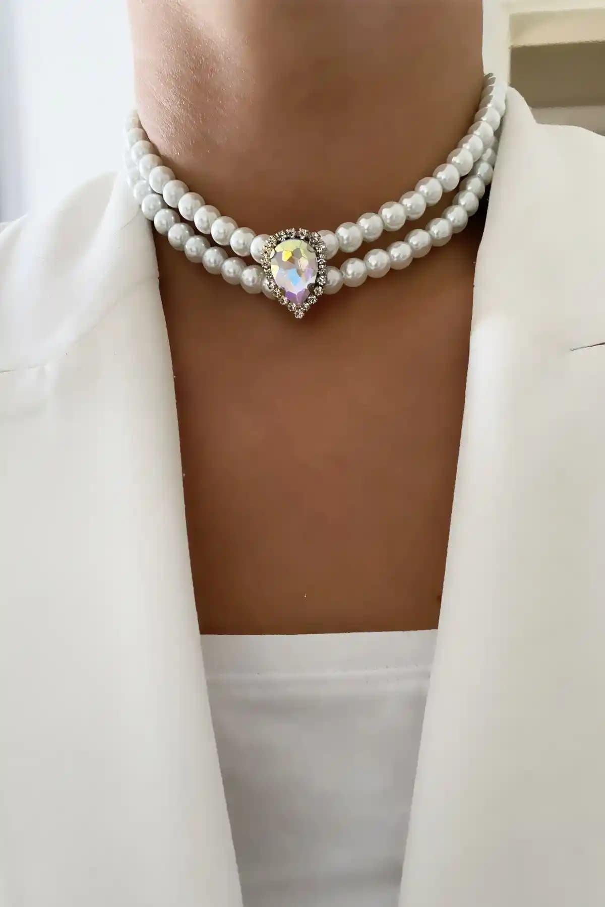 Clare's Store Çift Sıralı Cam İnci Choker: Modern ve Şık Kadın Takısı