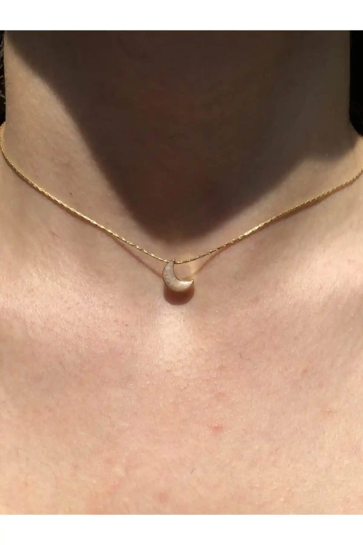 Claritas Takı Sedef Hilal Ay Tasarımlı Altın Kaplama Kolye Kadınlar İçin Şık ve Dayanıklı