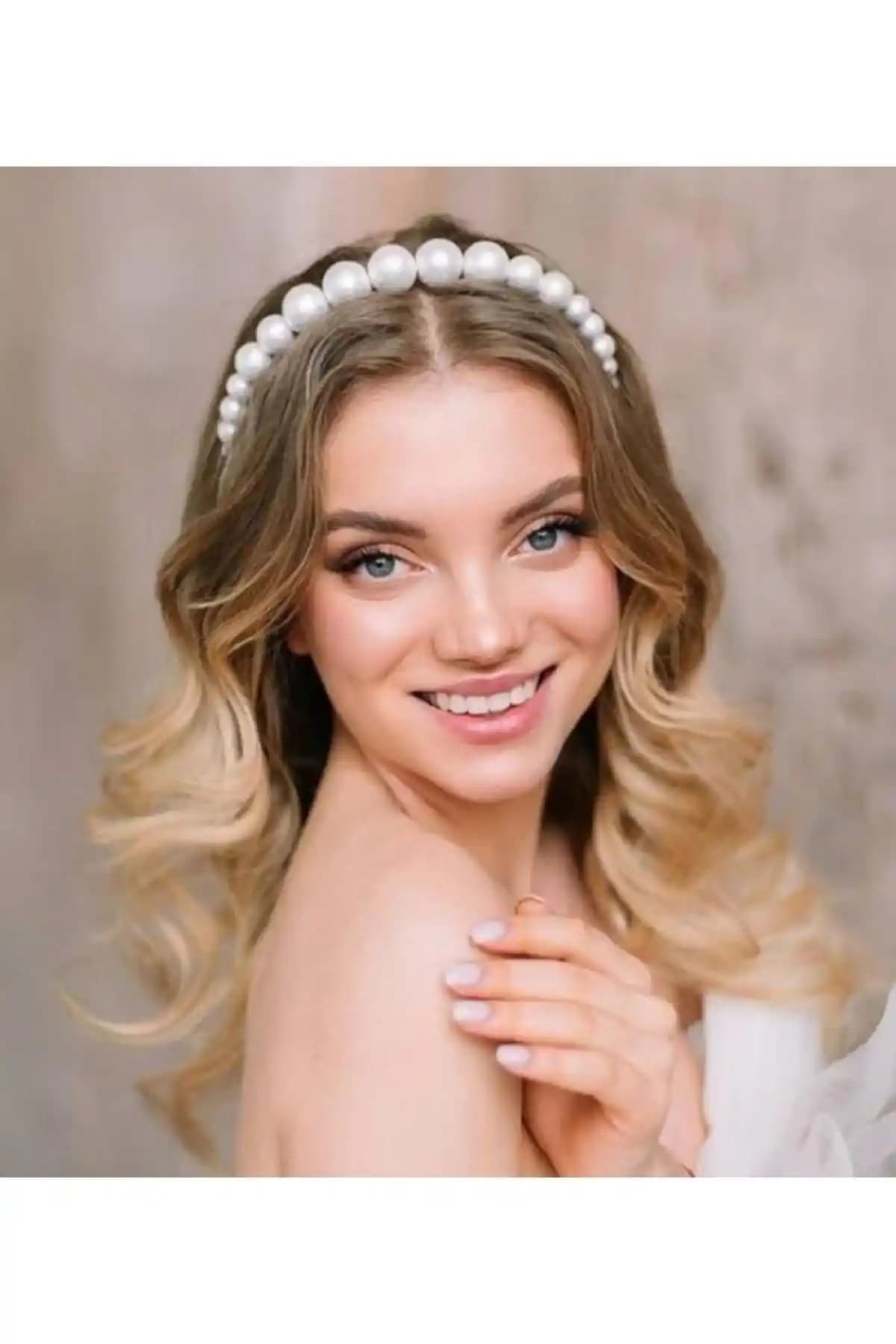 CSR Aksesuar ve Monalisa Kadın İnci Taç Karşılaştırması Hangi Ürün Daha Uygun