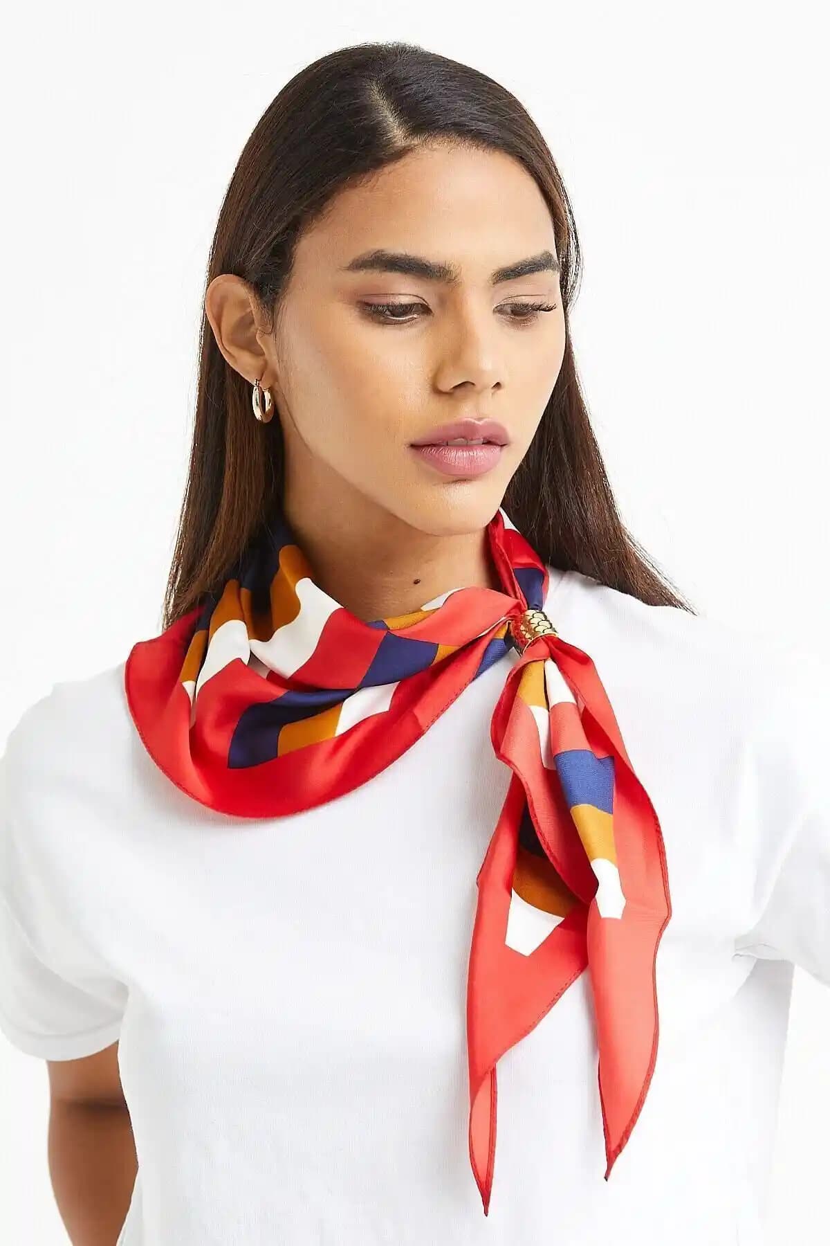 Daisy Accessory Kadın Fular Bandana: Çok Yönlü Şık ve Pratik Aksesuar Seçeneği