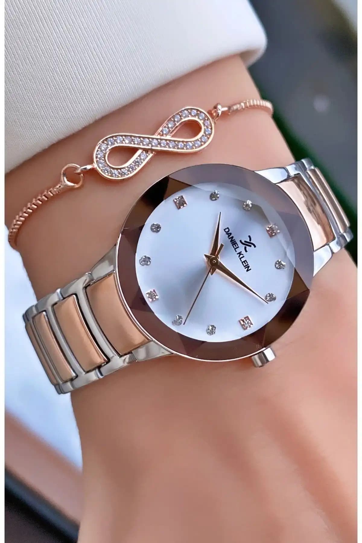 Daniel Klein Kadın Saatleri Karşılaştırması: Rose Gold ve Renkli Tasarımlar 2