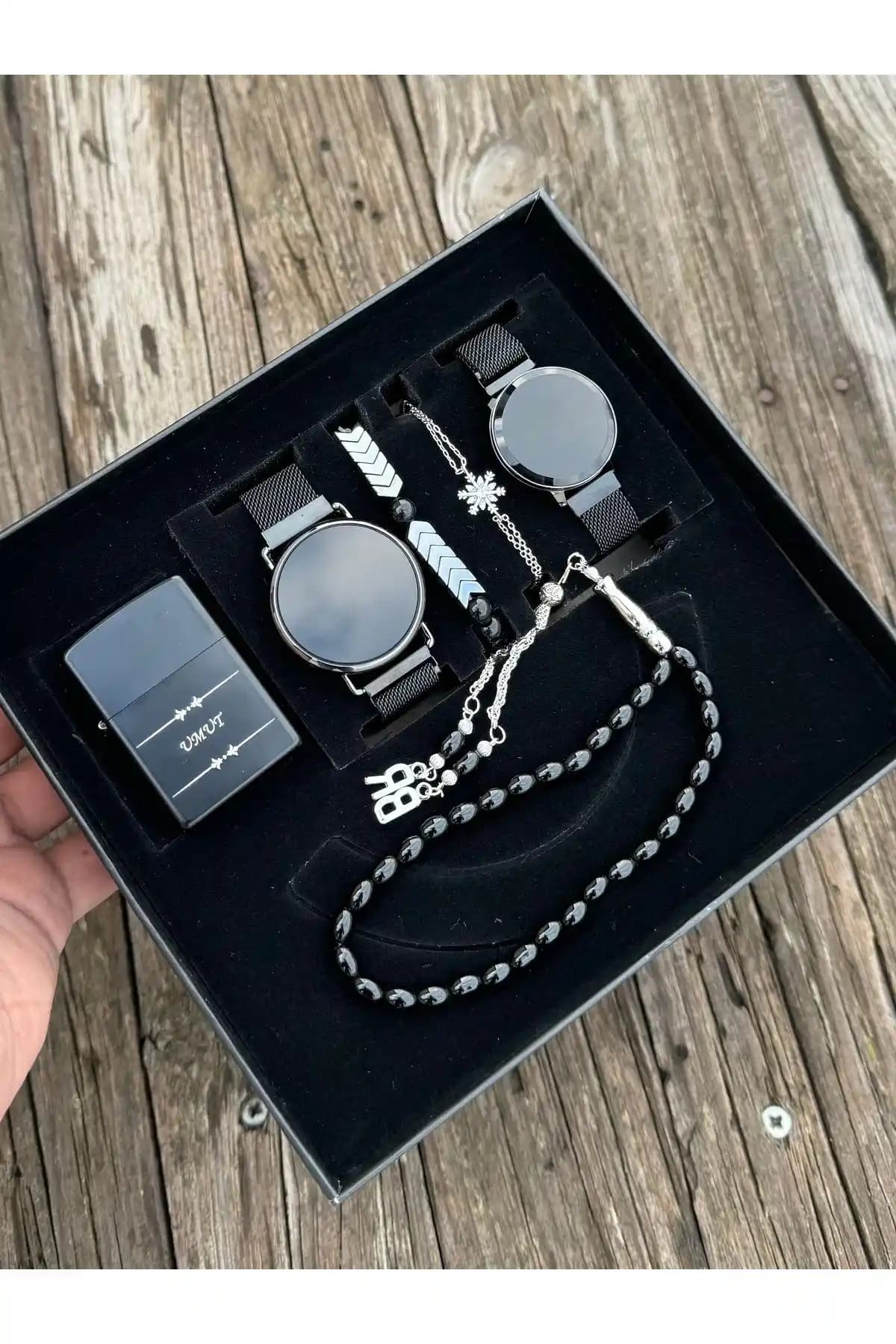 DEEPWELL ve Tulpar Çift Kol Saatleri Karşılaştırması: Tasarım ve Özellikler Analizi