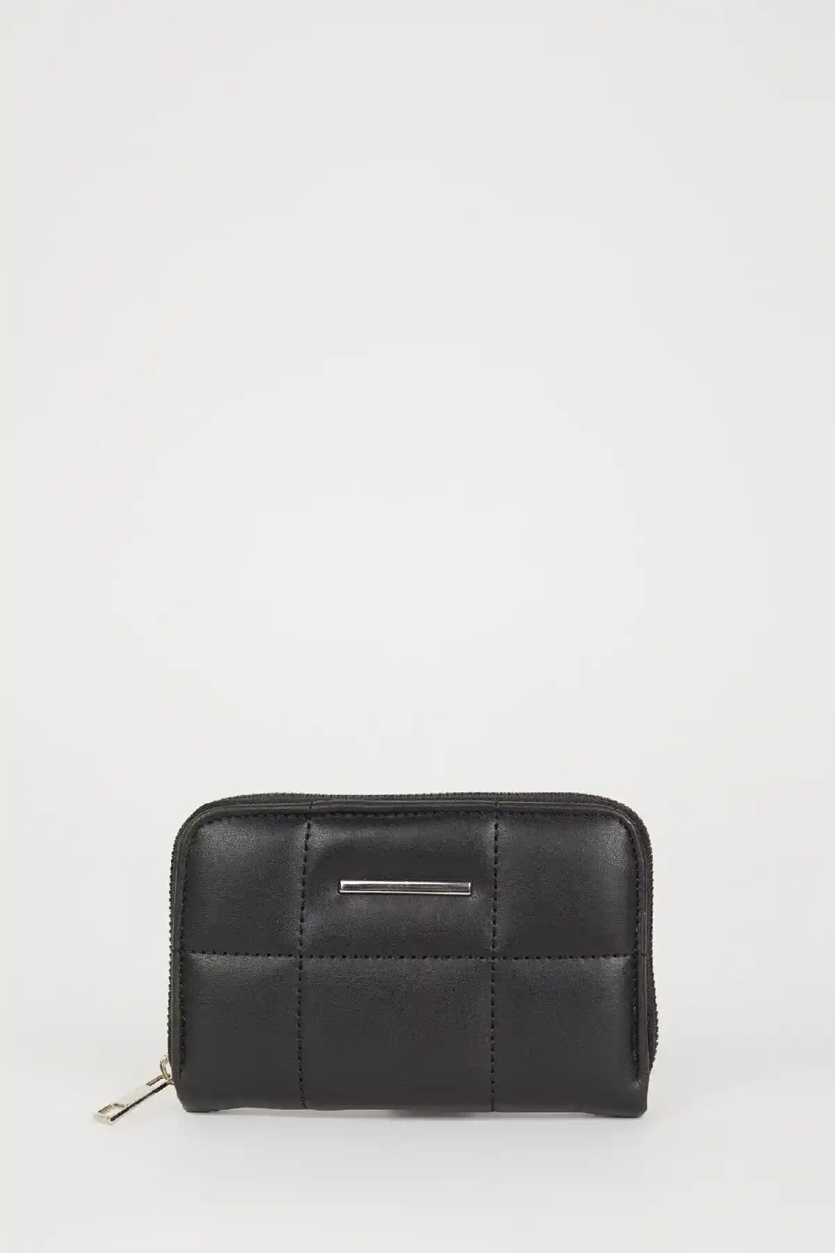 DeFacto Kadın Suni Deri Cüzdan: Şıklık ve Kullanışlılık Sunan Modern Tasarım