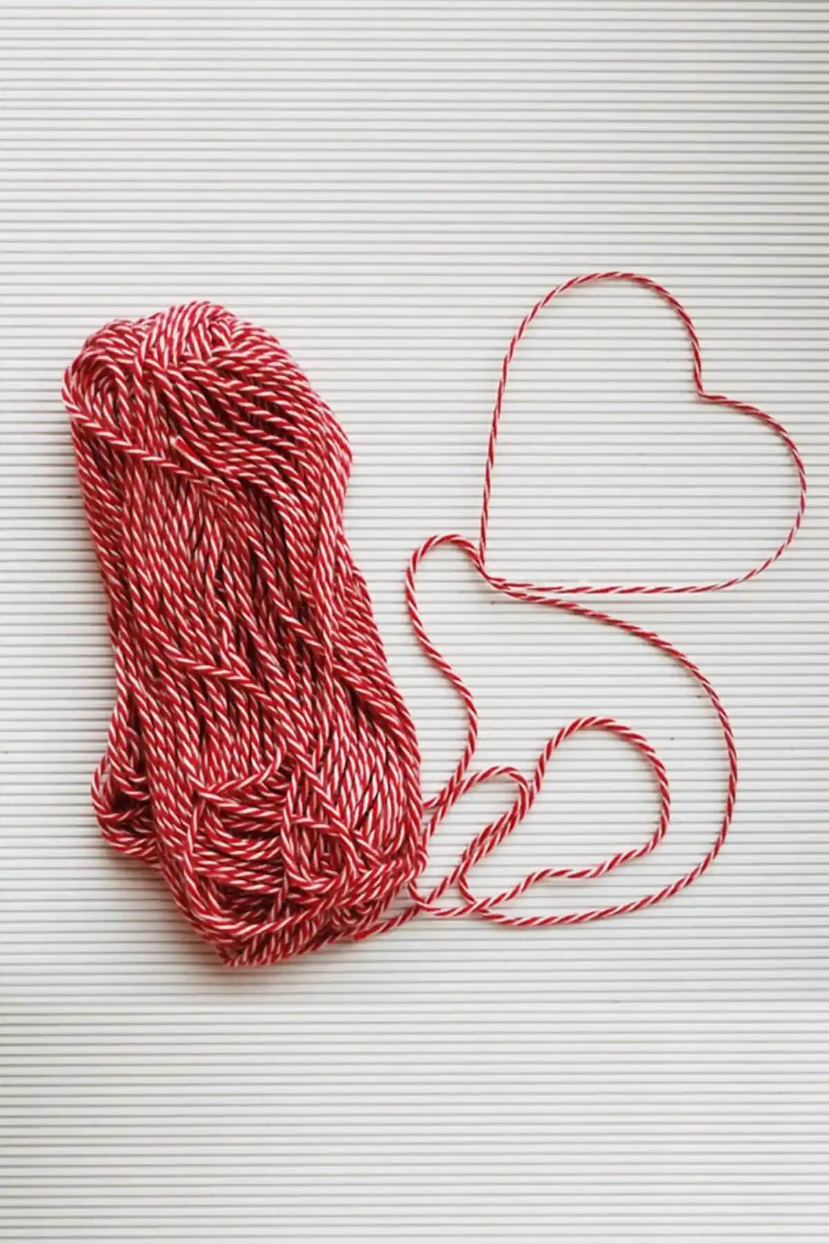 Dekals ve ELESAY BUTİK Marteniçka Bileklikleri Karşılaştırması