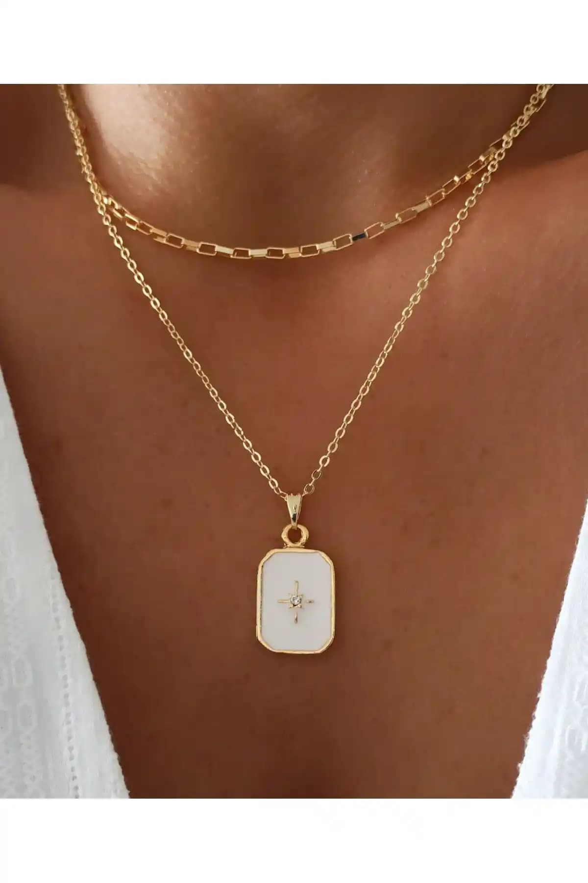 Denizdenal Kare Zincir Seti Modern ve Şık Tasarımıyla Günlük Kullanım İçin Uygun