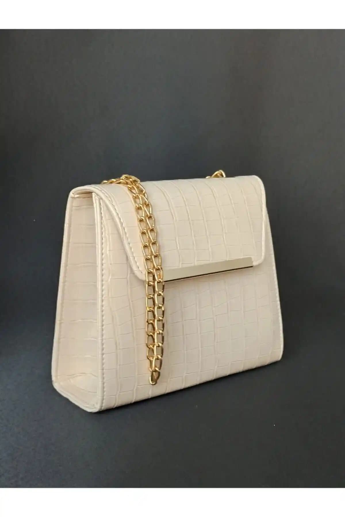 Dizaynbag Krem Rengi Askılı Çanta Günlük ve Şık Kullanım İçin Tasarlandı