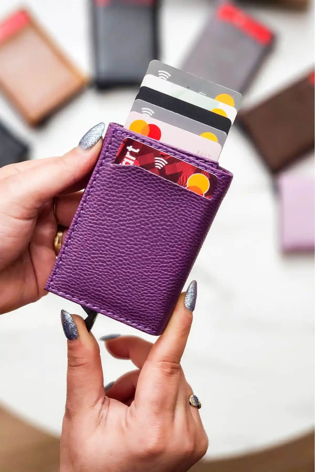 East Polo Club Suni Deri Erkek Kartlık Modern Tasarım Güvenlik Özellikleriyle