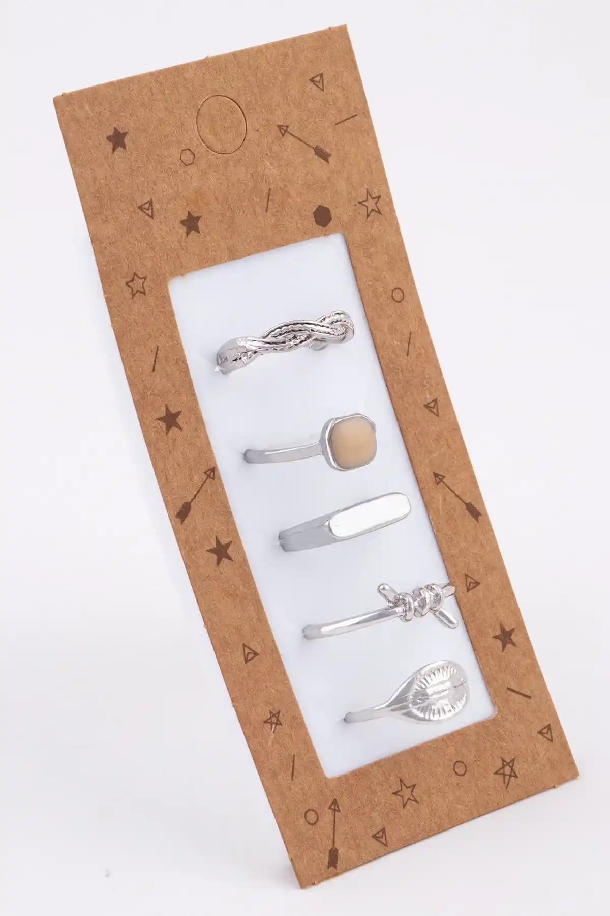 Ervalina 5'li Kombin Yüzük Seti: Şıklık ve Dayanıklılık Sunan Modern Takı Seçeneği