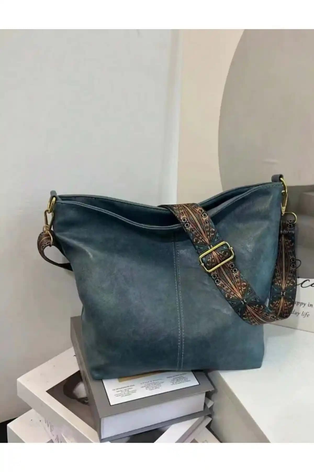 ESTUTE ve Katusa Kadın Çanta Karşılaştırması: Tasarım, İşlevsellik ve Kullanım Özellikleri