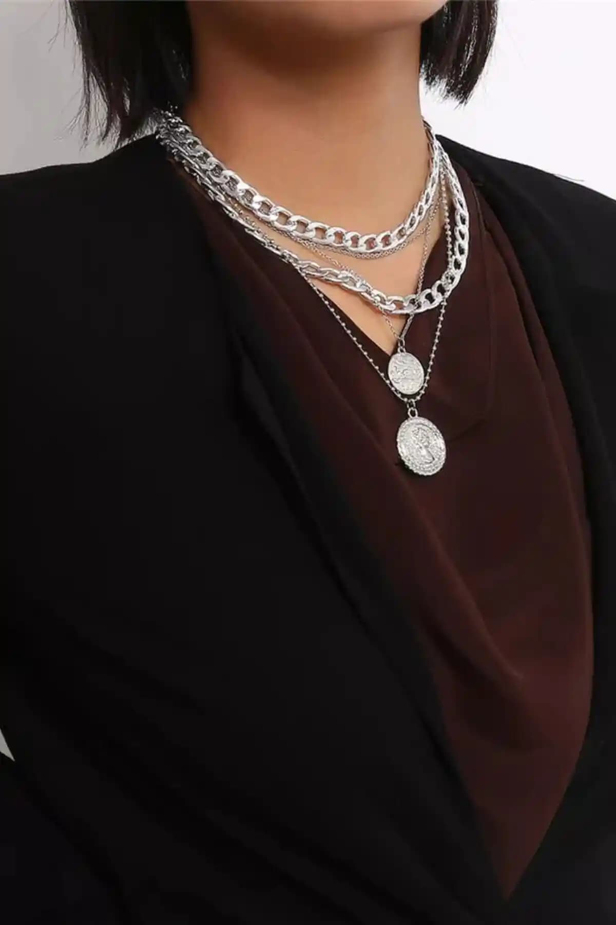 ESUSO Gümüş Kaplama Madalyon Zincir Kolye 4'lü Şıklık ve Zarafet Sunar