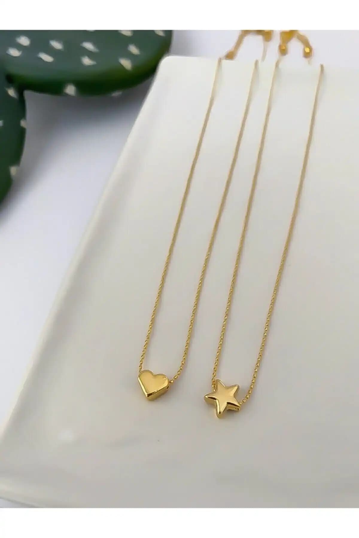 Everglow Jewelry Minimal Kalp ve Yıldız Kolye: Zarif ve Çok Yönlü Altın Renkli Takı Seçeneği