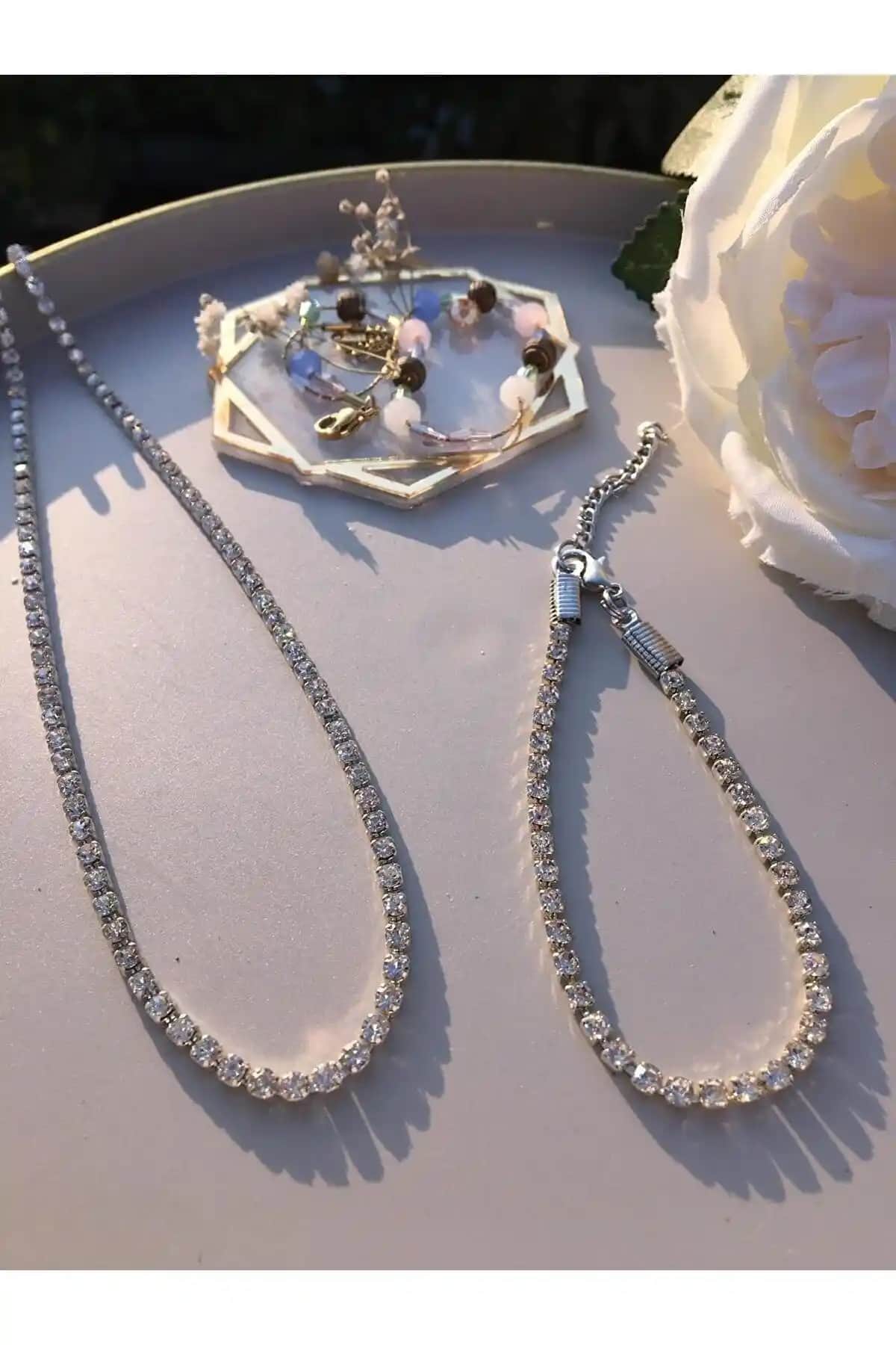 Everglow Jewelry ve Forentina Takı Setleri Karşılaştırması: Hangi Set Sizin İçin Uygun