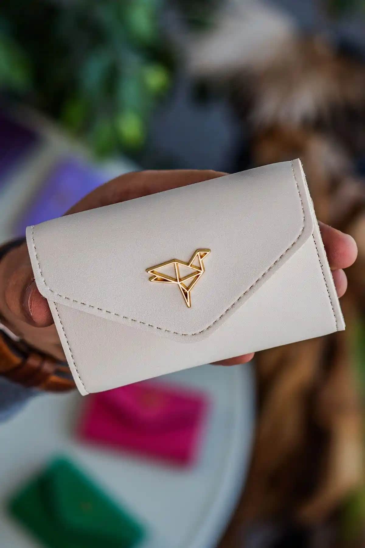 Garbalia Lviv Vegan Deri Akordiyon Bej Kadın Cüzdan Kartlık: Şıklık ve Fonksiyonellik Bir Arada