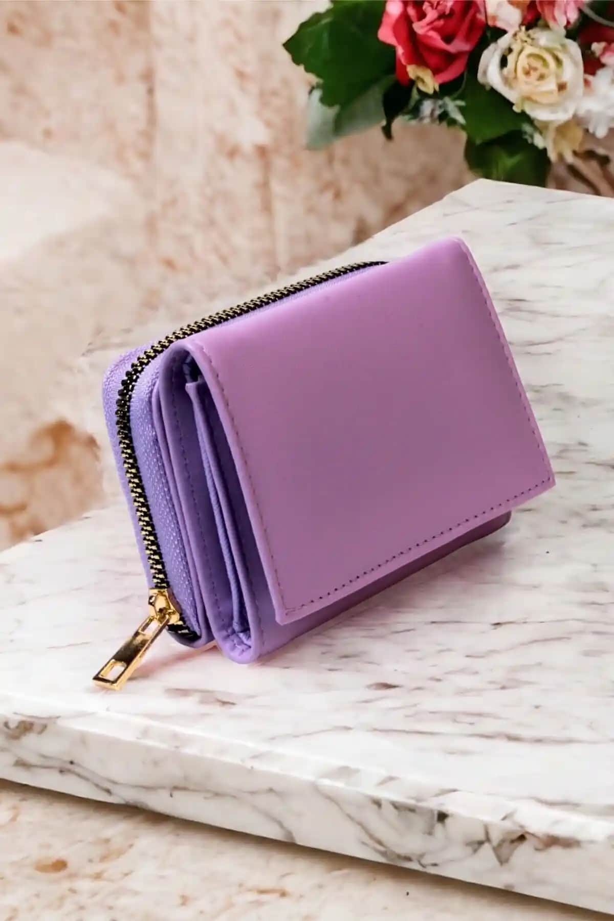 Genel Markalar ve OLLBAGS Kadın Cüzdanları Karşılaştırması: Tasarım, Malzeme ve Kullanım Özellikleri