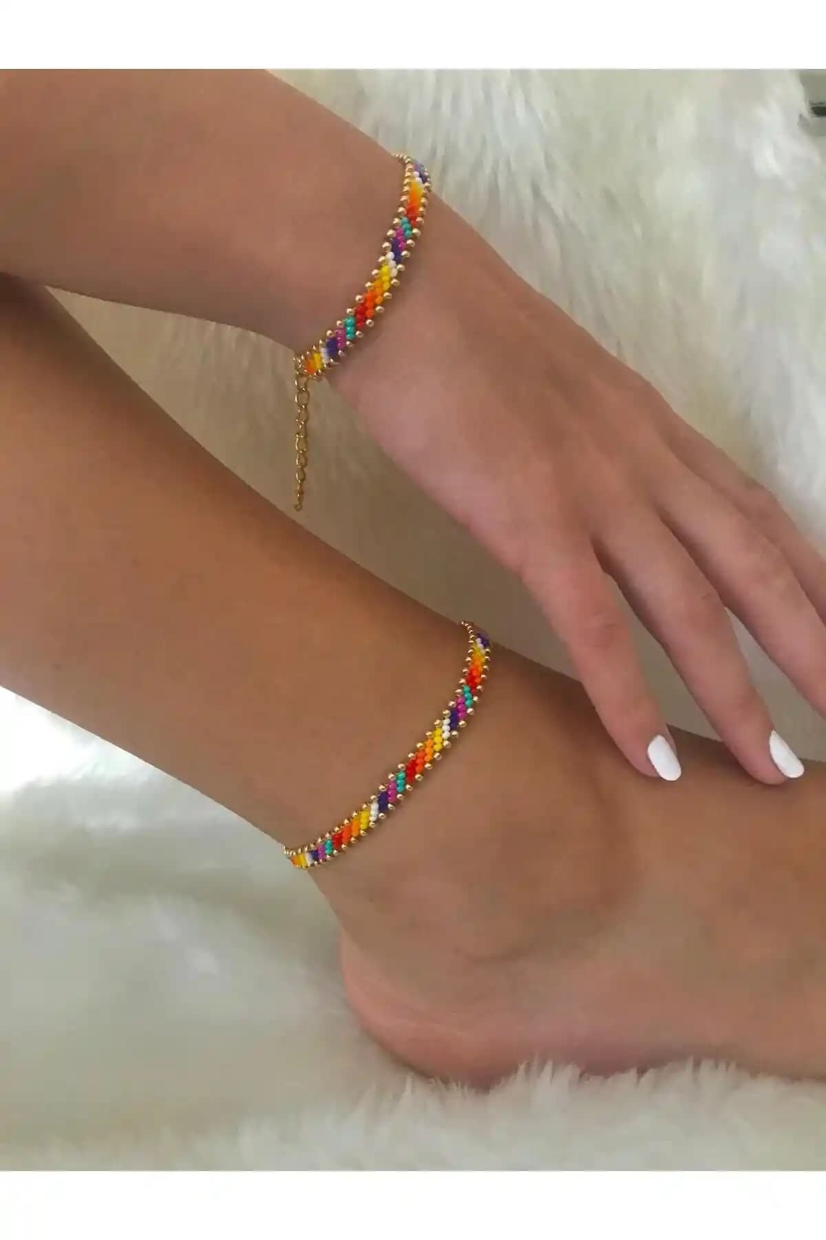 Gökkuşağı Renklerinde Örgülü Altın Halhal ve Bileklik Seti Kadınlar İçin Şık Tasarım