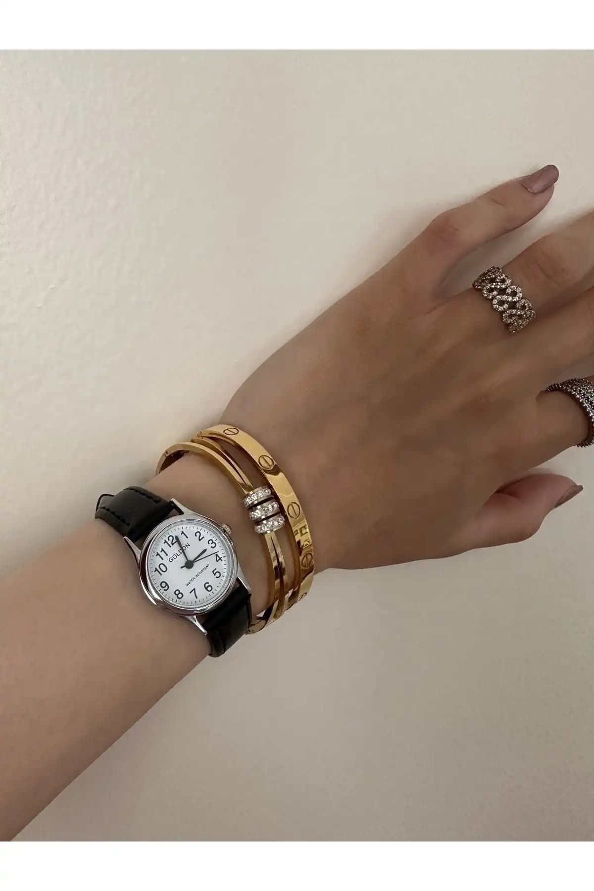 Goldon Vintage Stil Deri Kayışlı Kol Saati: Şıklık ve Dayanıklılık Bir Arada