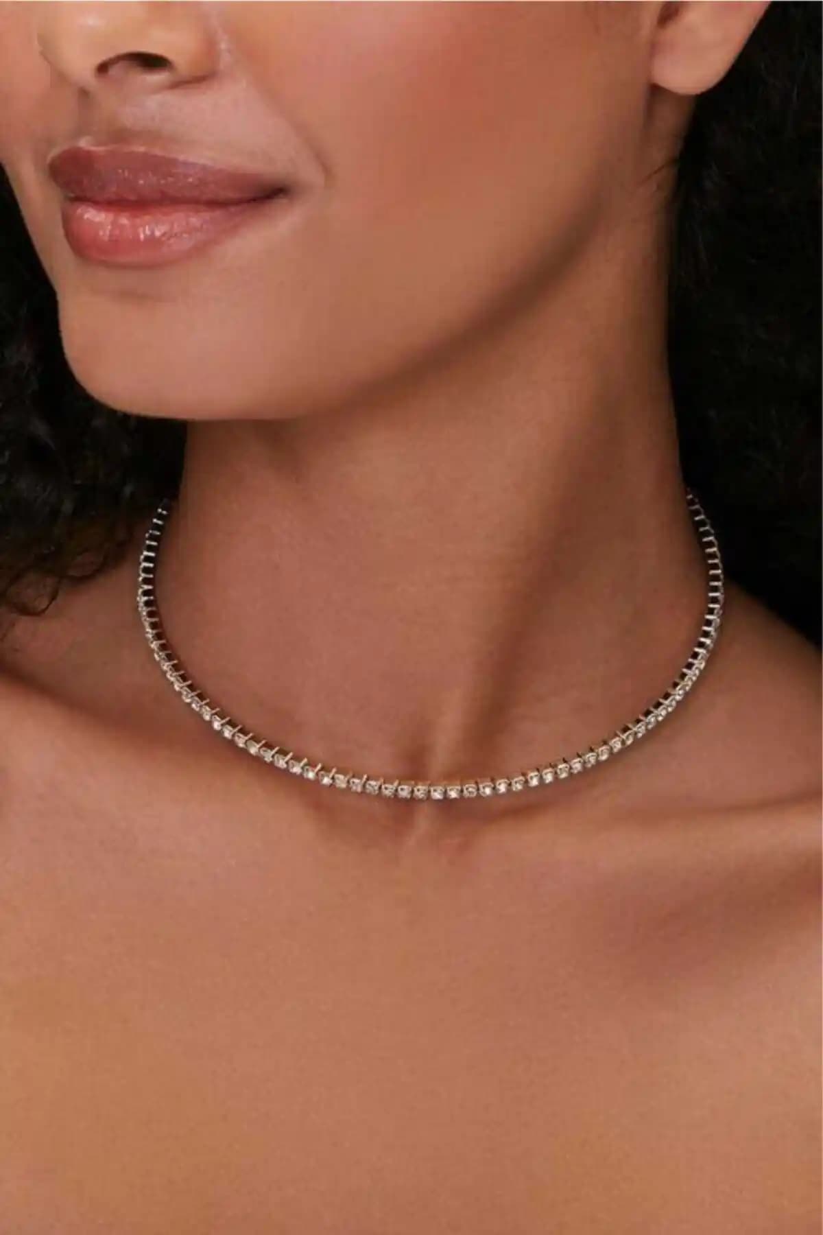 H&E DESIGN Kadın Zirkon Taşlı Su Yolu Choker Kolye Modern ve Şık Takı Seçeneği