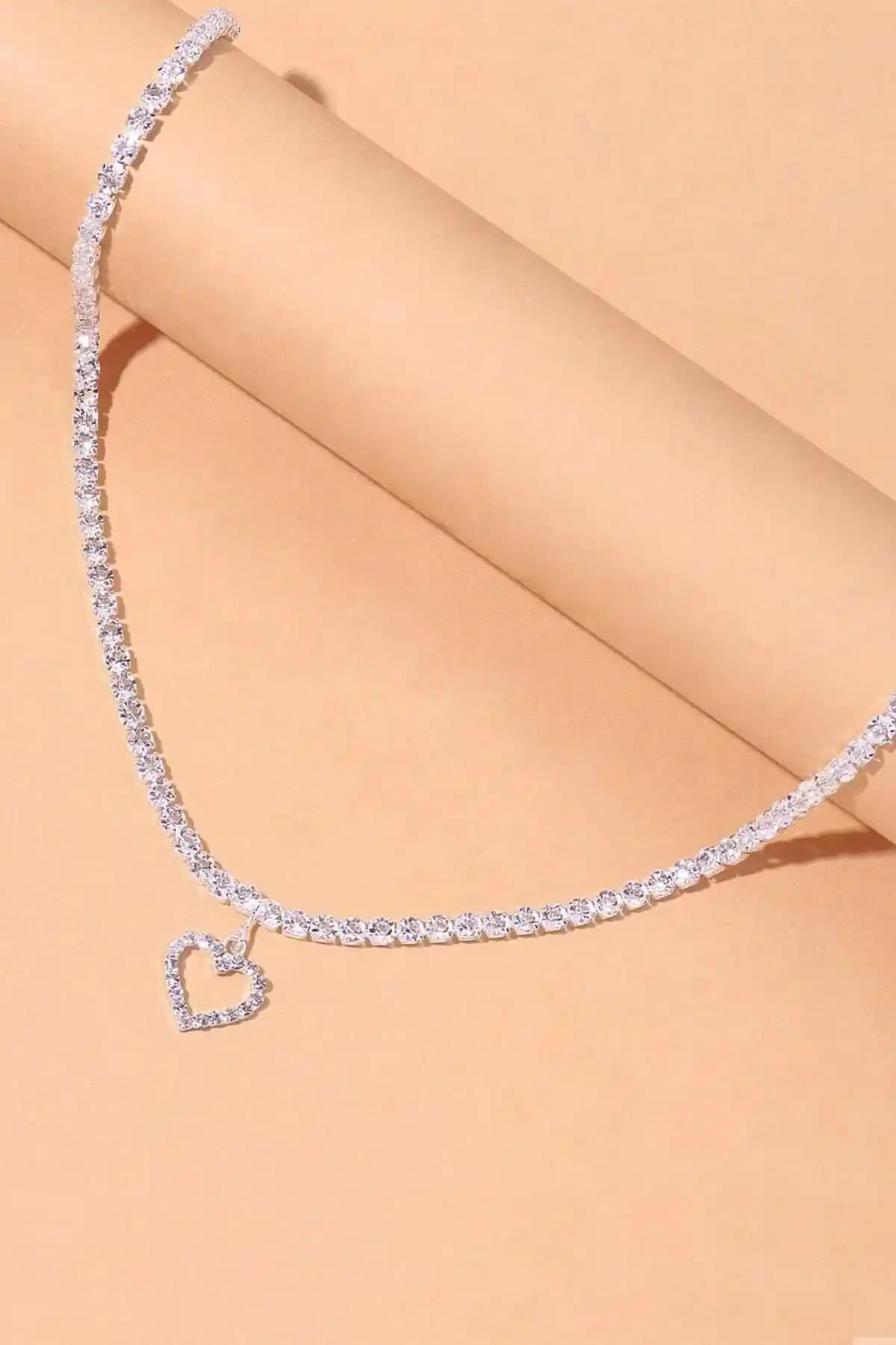 H&E Design Kadın Zirkon Taşlı Su Yolu Kalp Kolye Şık ve Zarif Takı Seçenekleri