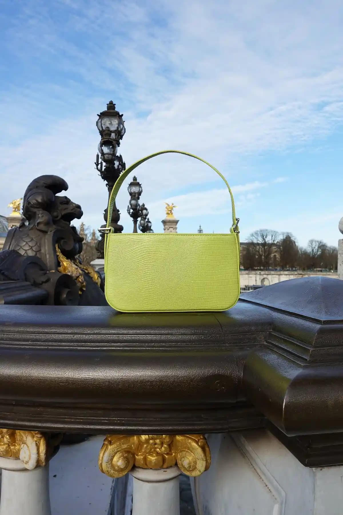 Housebags Kadın Neon Yeşil ve Siyah Timsah Desenli Baguette Çanta Karşılaştırması