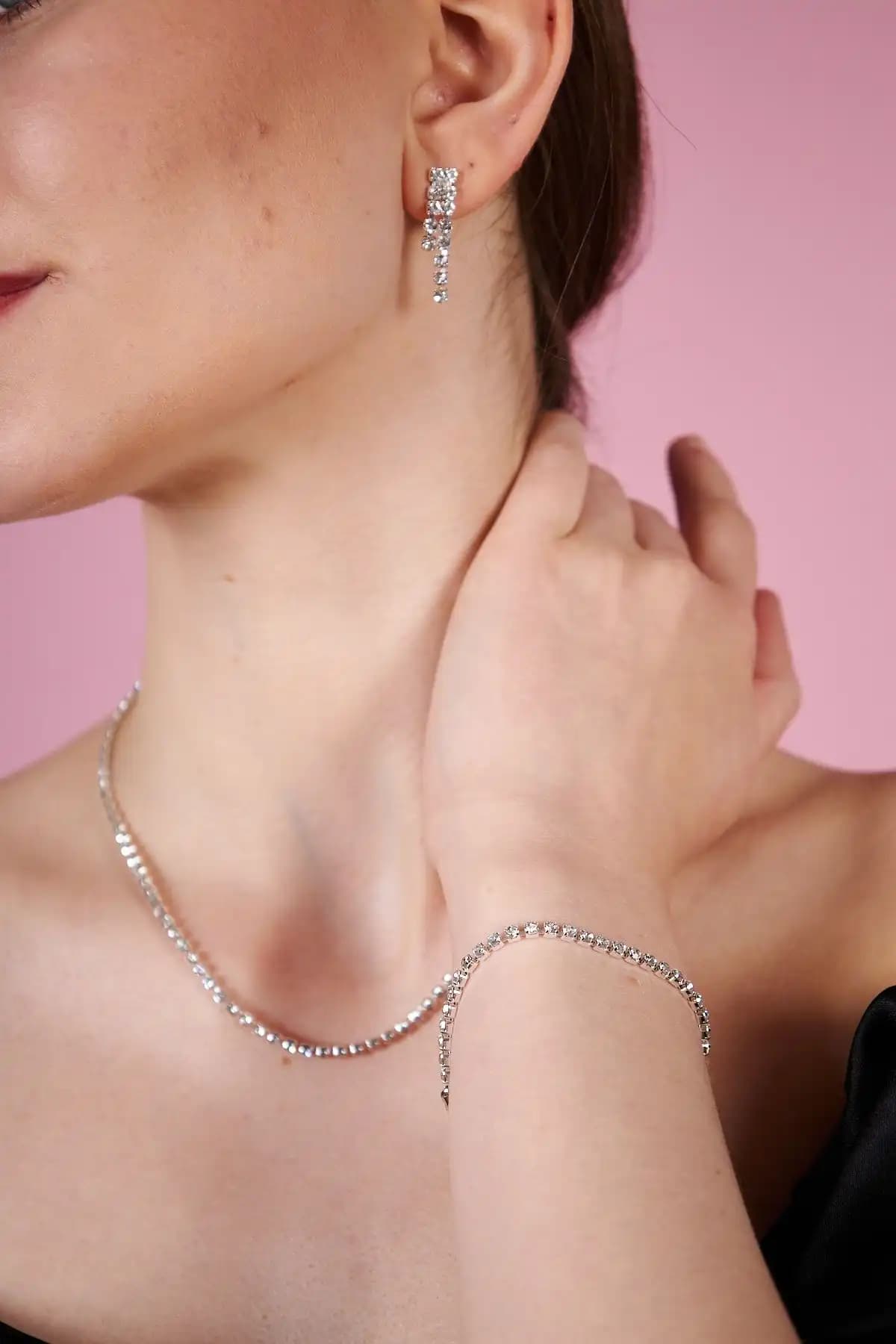 Irva Collection Kadın Gümüş Kare Zirkon Taşlı Bileklik Modern ve Şık Tasarım