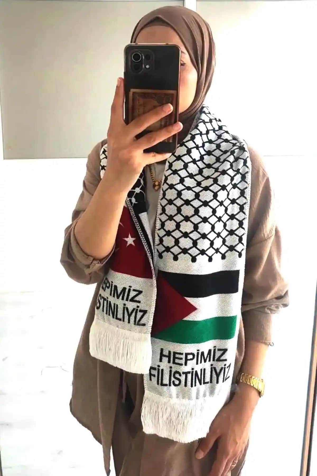 İstanbulStyleModa Türk ve Filistin Bayraklı Atkı Şal: Şıklık ve Fonksiyonellik Bir Arada