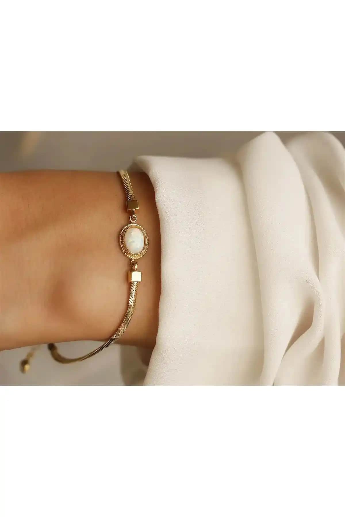 İtalyan Opal Altın Bileklik: Zarif ve Dayanıklı Kadın Takıları Arasında Öne Çıkan Seçenek
