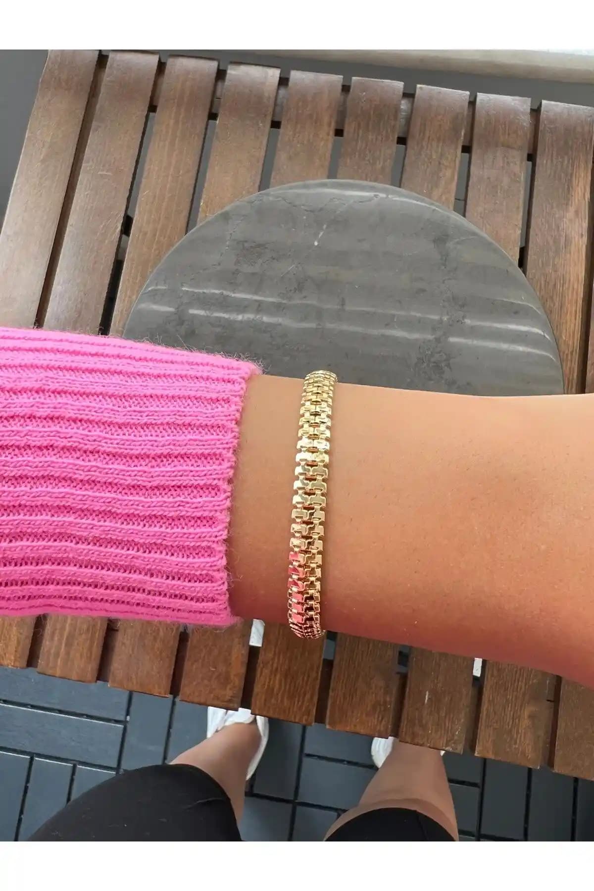 Jack Ferrero Marka Sarı Pirinç Bileklik: Şık ve Uygun Fiyatlı Takı Seçenekleri