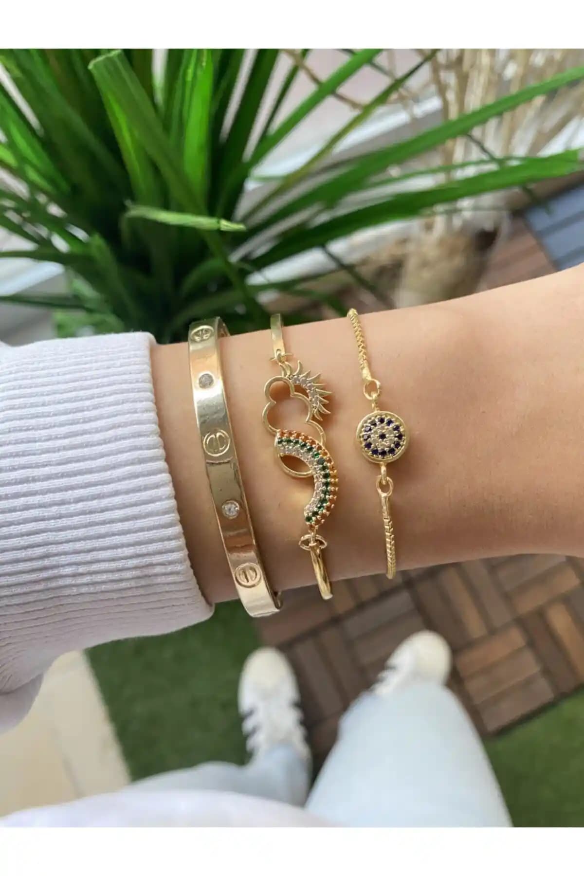 Jenny Daphne Kadın Altın Kaplama Bileklik Seti Şıklık ve Dayanıklılık Sunar