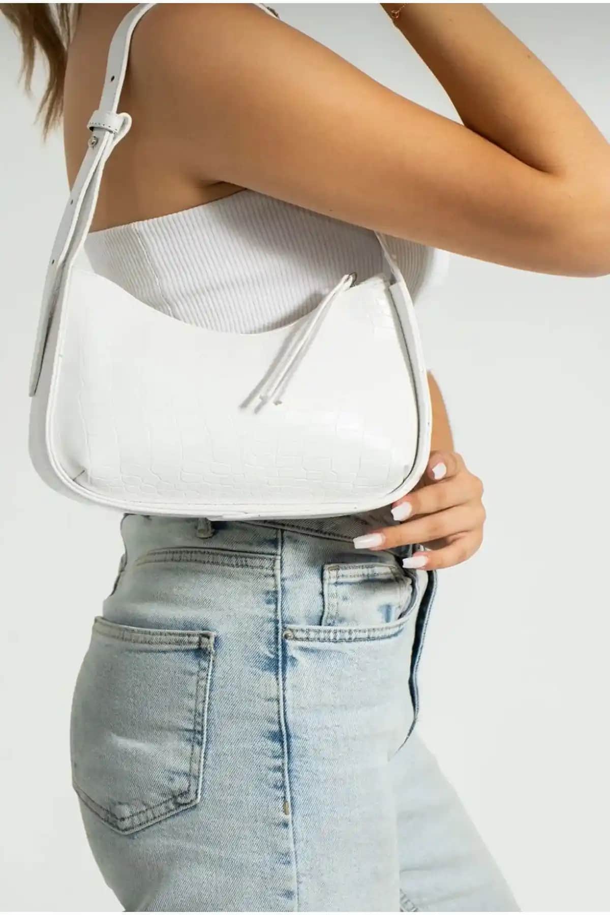 Kadın Baget Çantalar Karşılaştırması: Heaven Style ve LinaConcept Modelleri