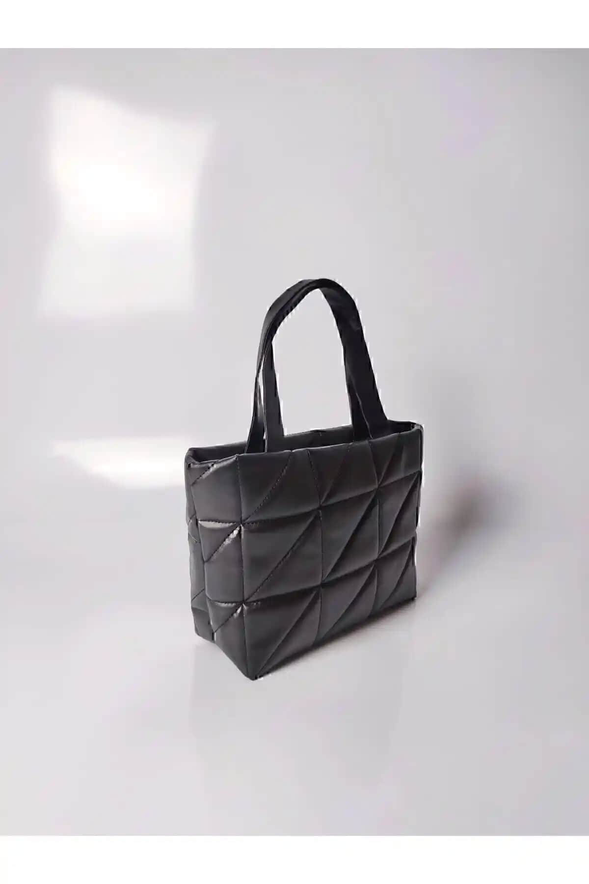 Kadın Çantaları Karşılaştırması: Genel Markalar ve HAMILTON Ürünlerinin Özellikleri ve Kullanıcı Yorumları