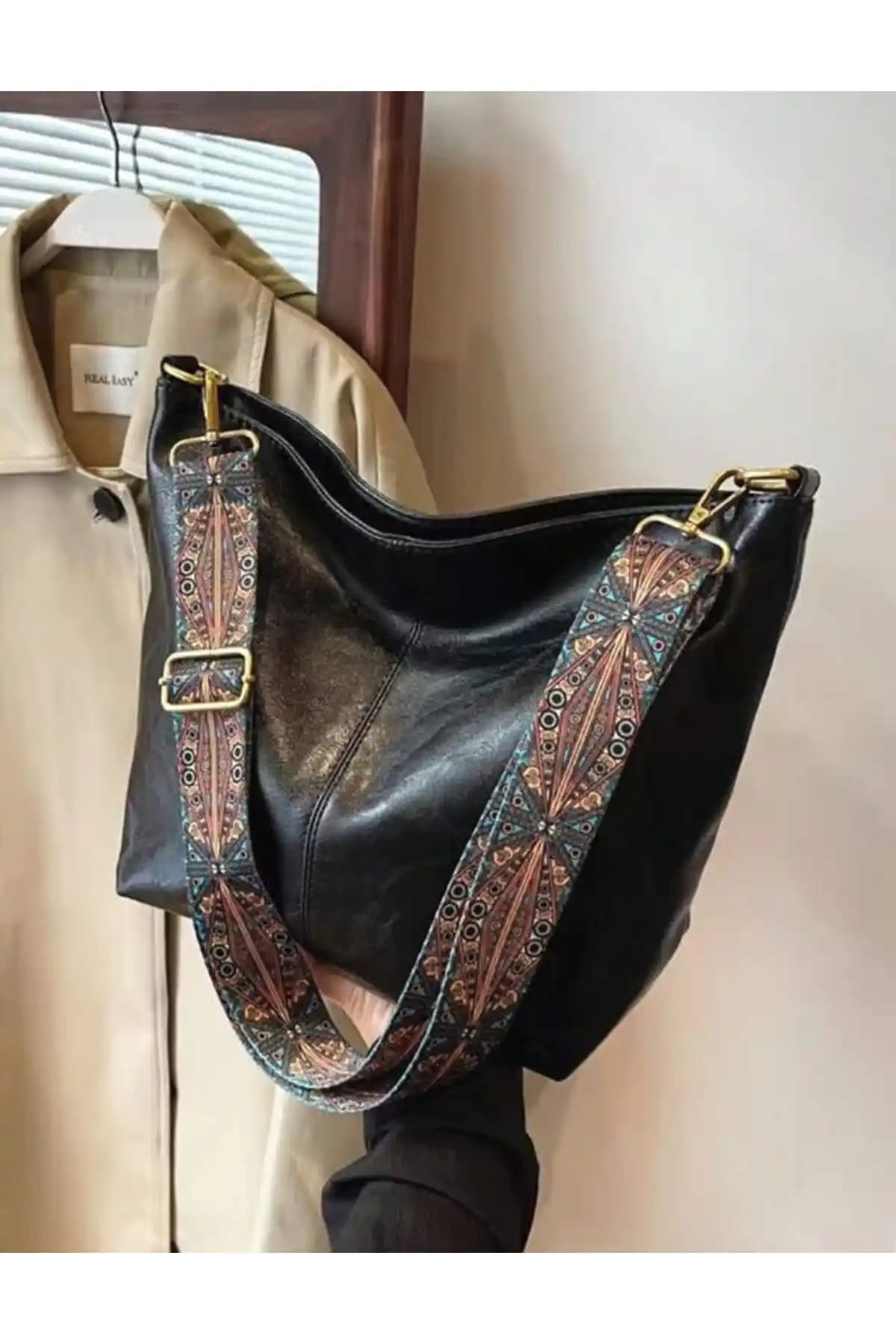 Kadın Çantası Karşılaştırması: ESTUTE ve HAPBUY Modellerinin Özellikleri ve Kullanıcı Yorumları