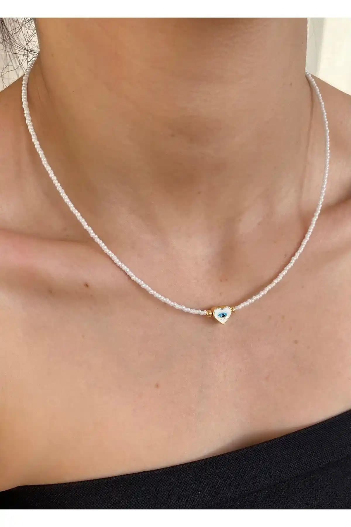 Kadın Kalp Göz Figürlü Boncuk Kolye: Şık ve Dayanıklı Renkli Pirinç Tasarımı