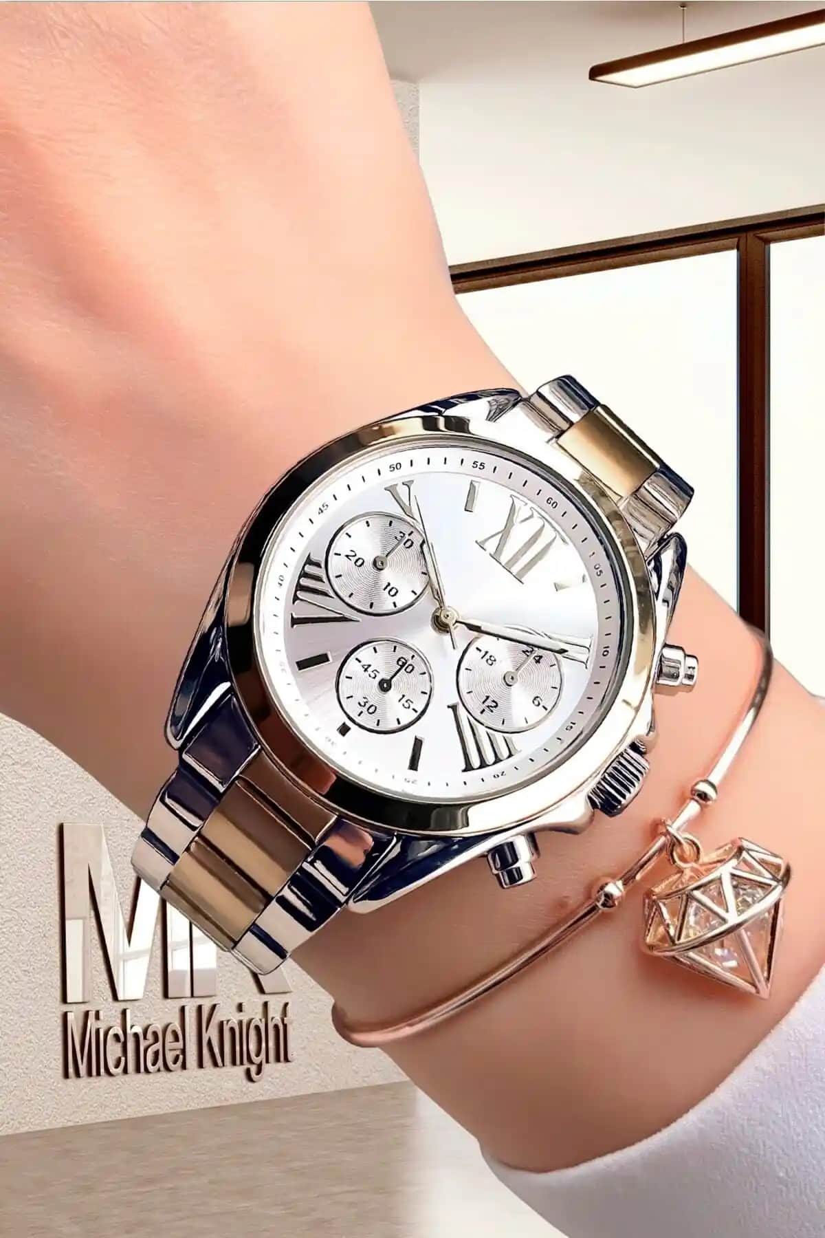 Kadın Kol Saati Karşılaştırması: Spectrum Minimal ve Michael Knight Modelleri Analizi