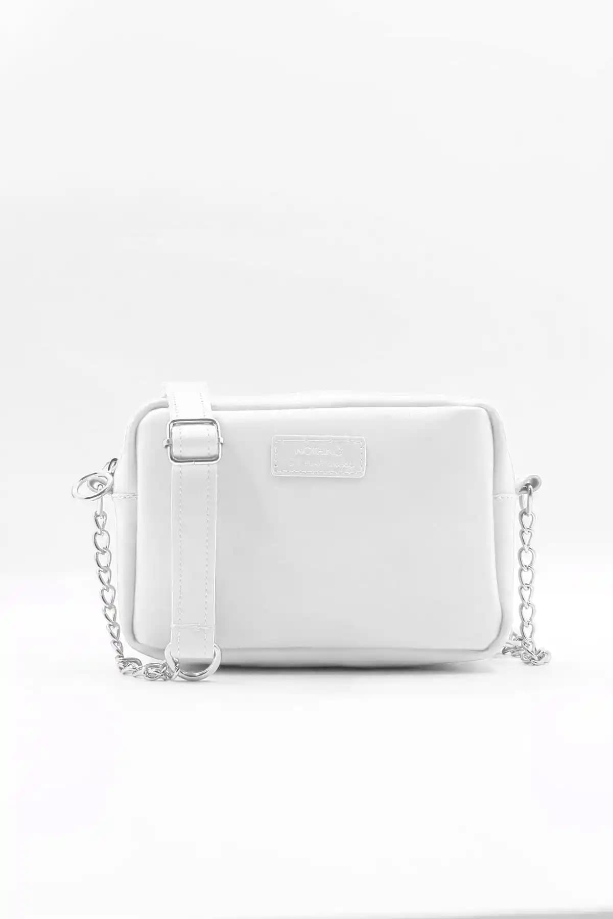 Kadın Mini Çantalar Karşılaştırması: NOTHING ve Shaka Modelleri Hangi Durumlar İçin Uygun