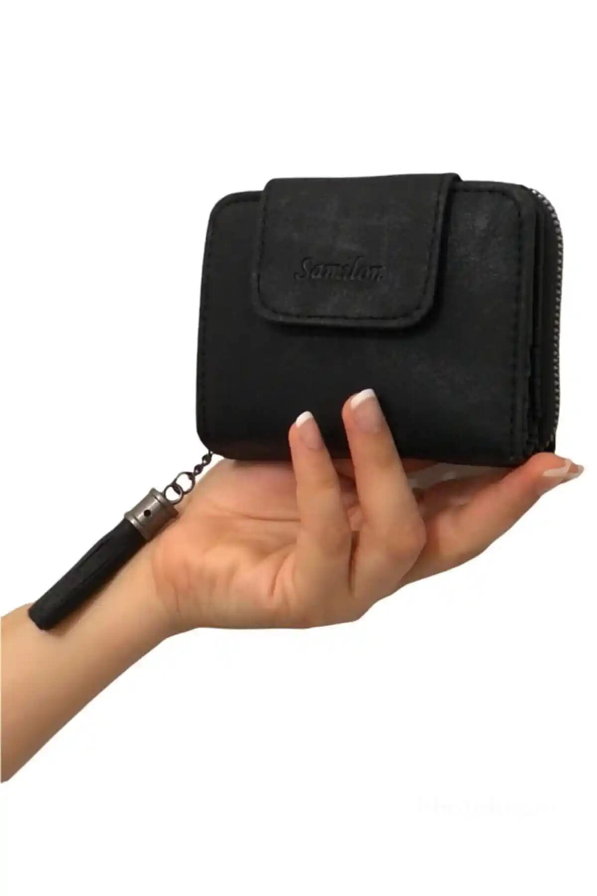 Kadın Siyah Cüzdan ve El Çantası: Şıklık ve Fonksiyonellik Bir Arada