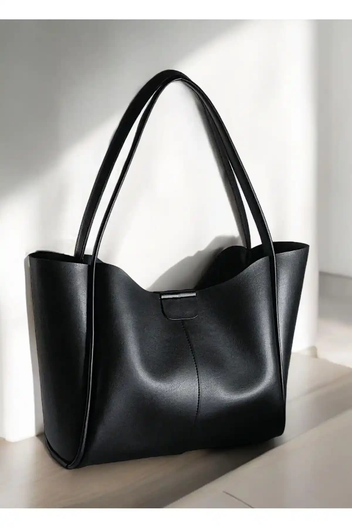 Kadın Siyah Mıknatıslı El ve Omuz Çantası Günlük Kullanım İçin Pratik ve Şık Tasarım