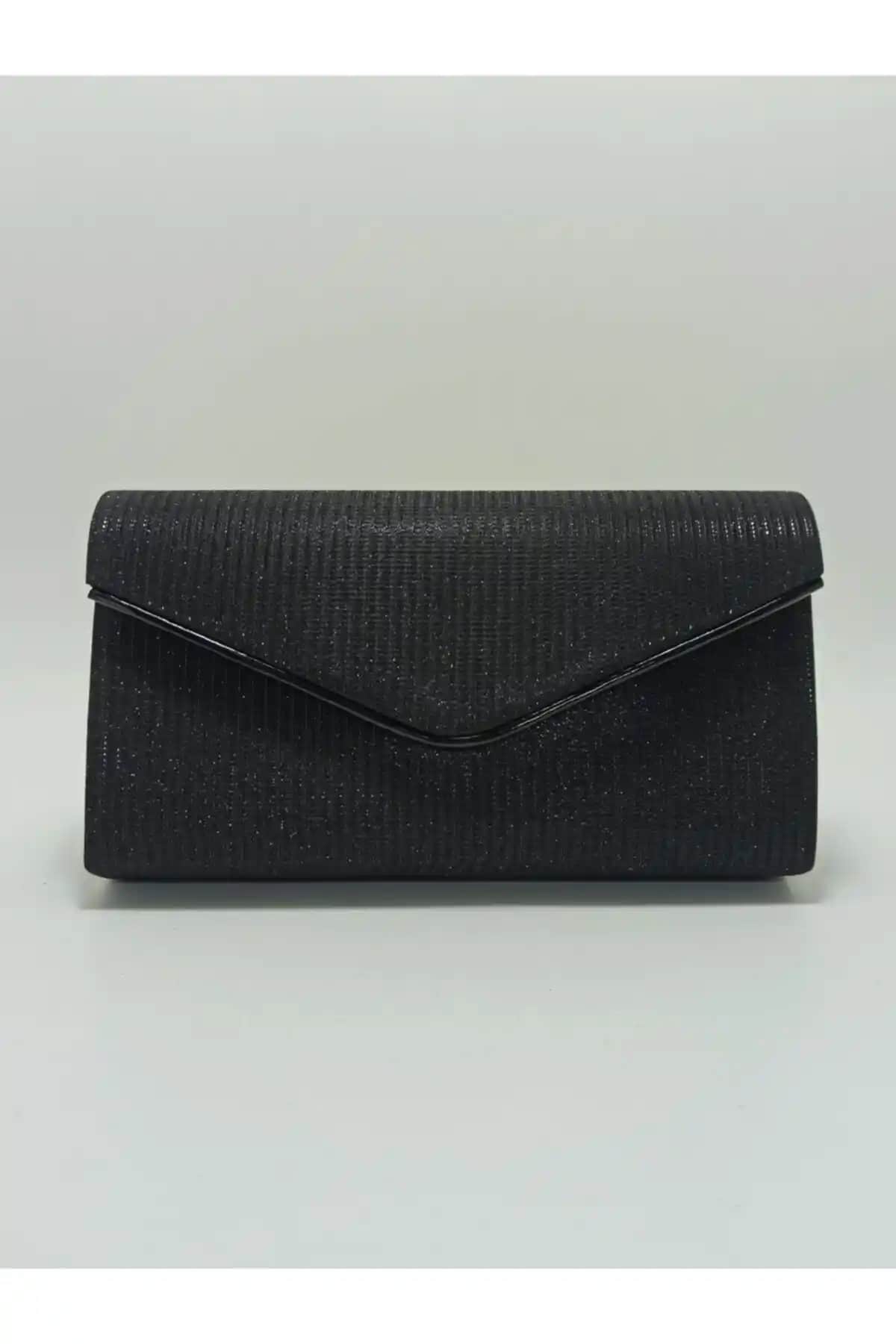 Kadın Siyah Simli Abiye Çanta Şıklık ve Zarafetin Modern Tasarımı