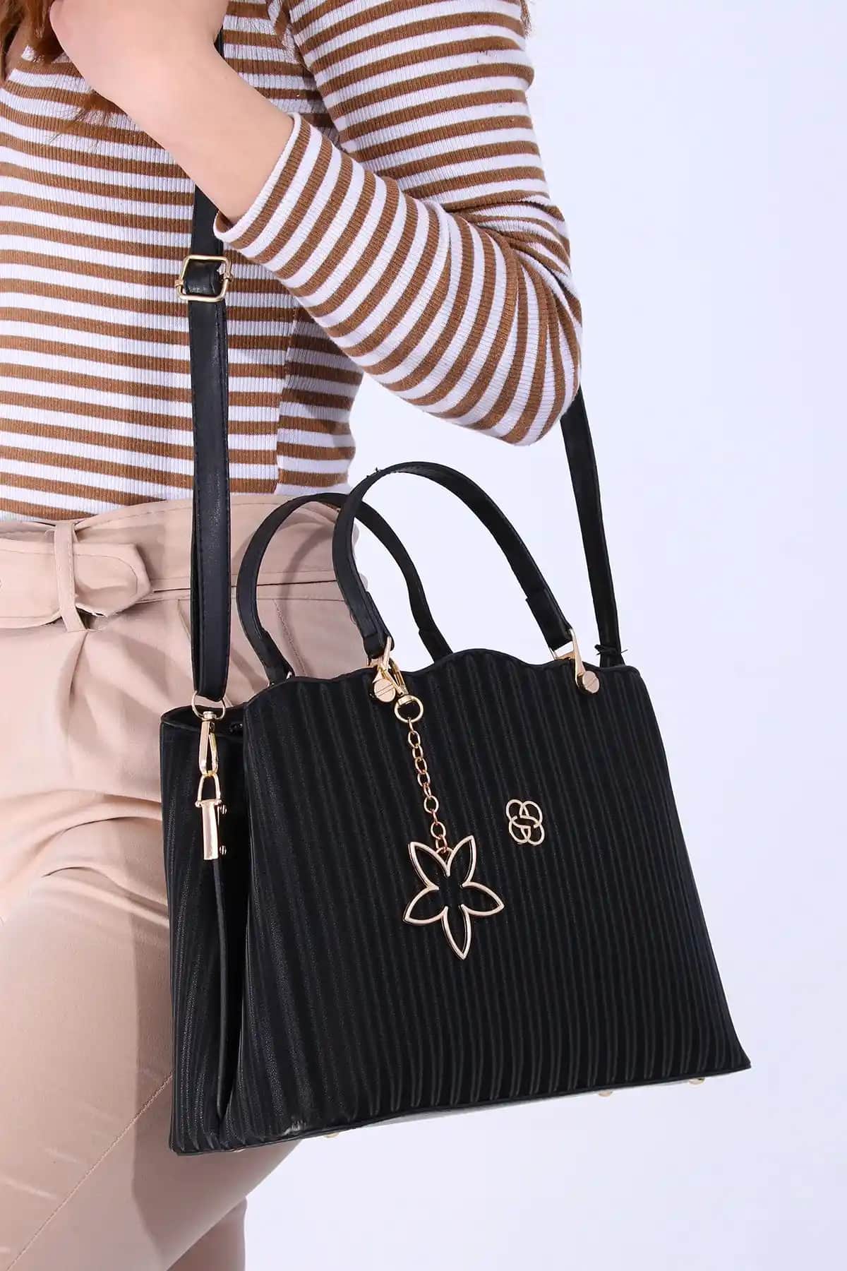 Kadınlar İçin Şık ve Dayanıklı By Hakan Dm-1262 El Çantası Ürün Özellikleri ve Kullanım Avantajları