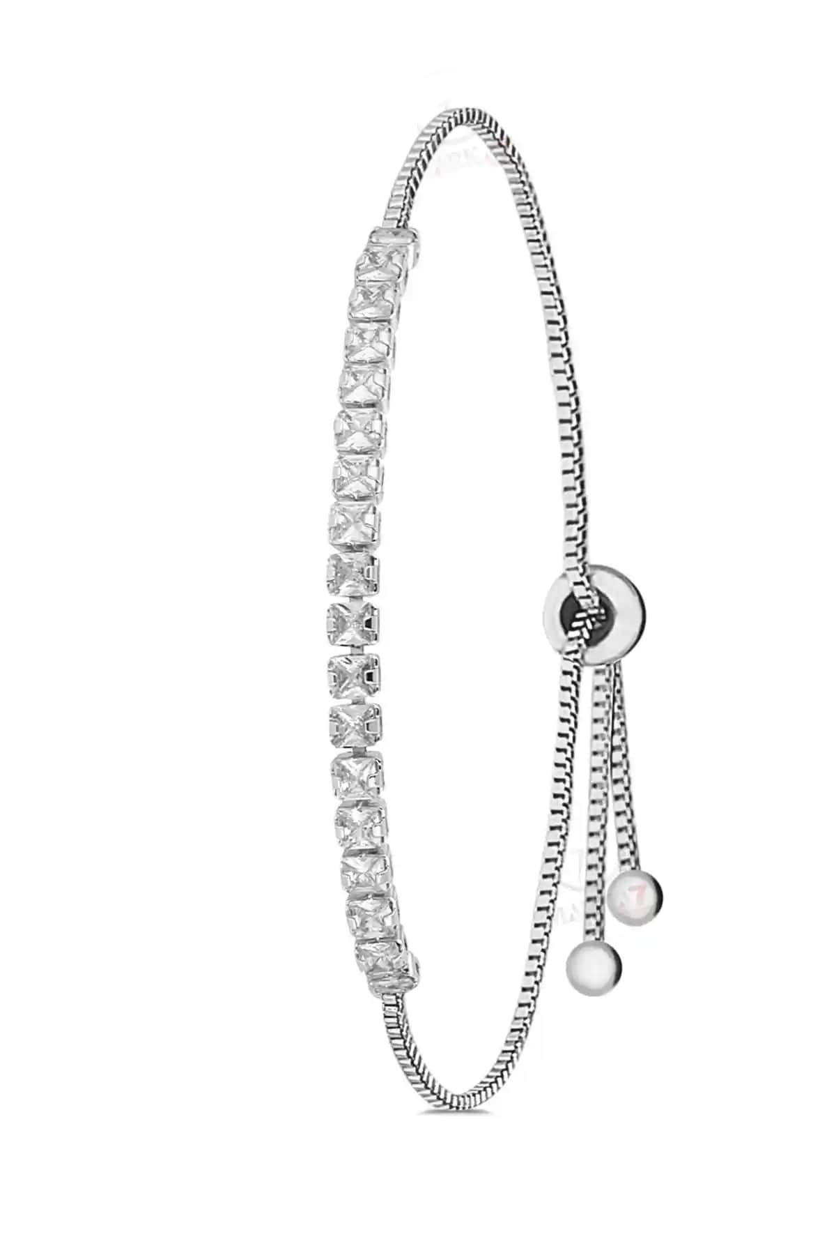 Kadınlar İçin Zarif ve Ayarlanabilir Zircon Taşlı Gümüş Renkli Bileklik