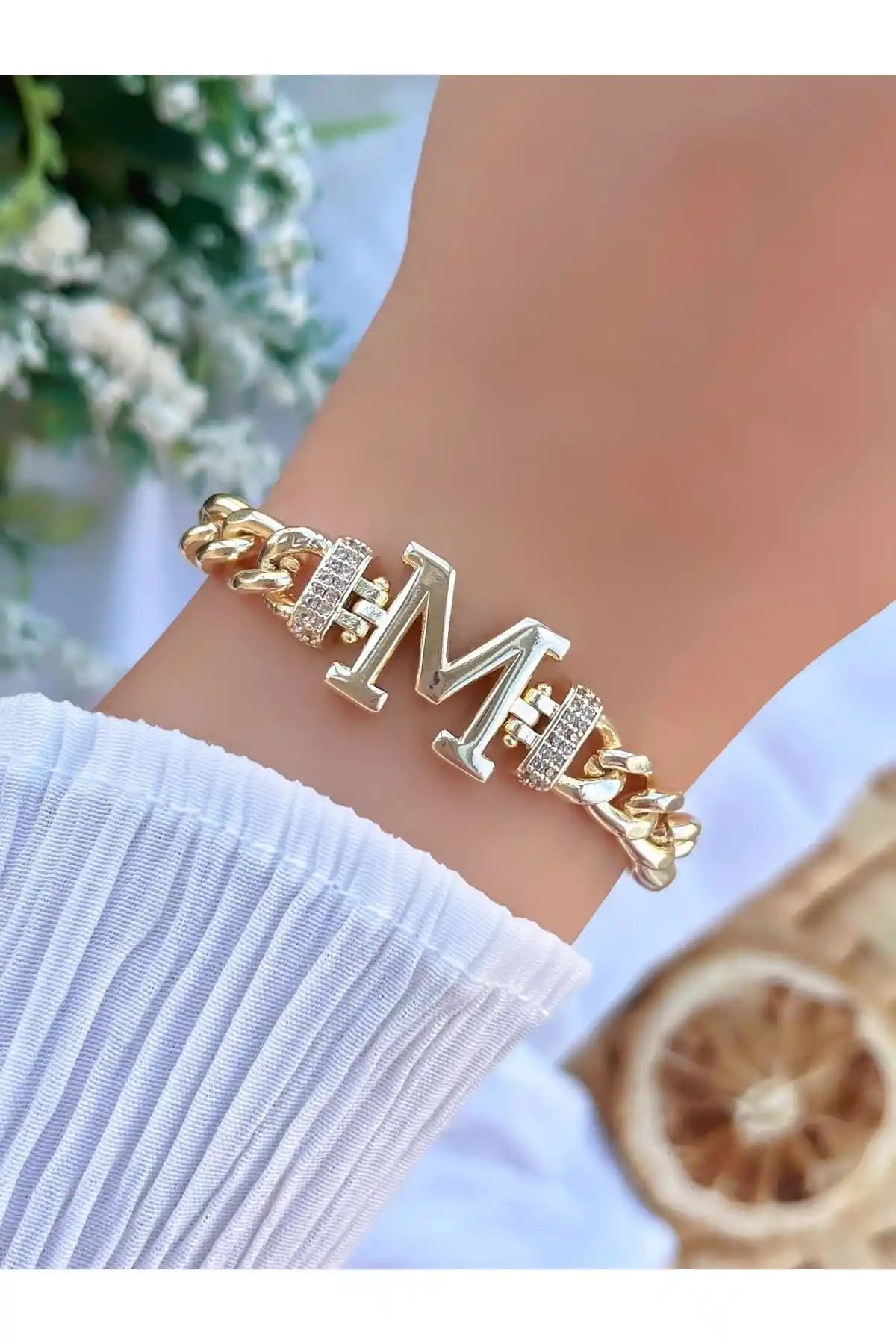 KBC STORE Harfli Zincir Bileklik: Modern ve Şık Tasarım ile Kişisel Aksesuar Seçeneği