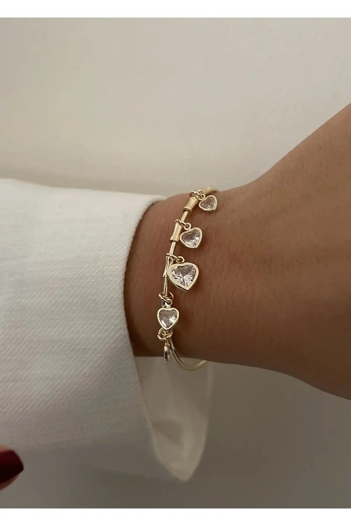 KİLİGİSTANBUL Love Clıcks Zirkon Taşlı Kalp Bileklik Şıklık ve Zarafetin Modern Tasarımı