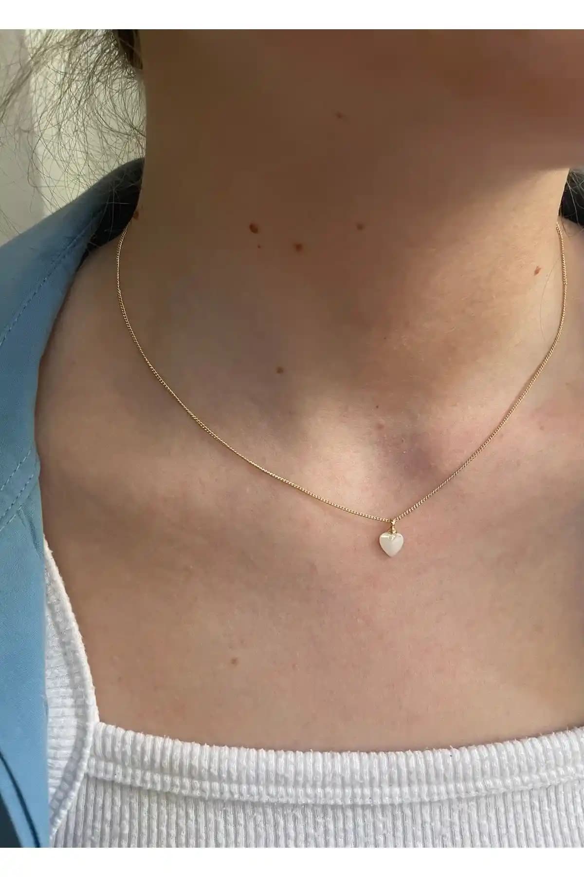 KILIGİSTANBUL Minimal Sedefli Altın Kolye: Zarif ve Dayanıklı Takı Seçenekleri